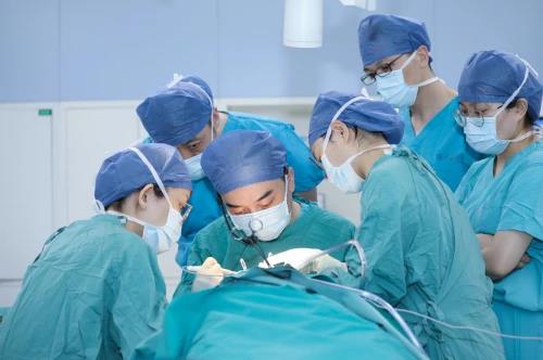 西安國際醫學孫峰醫生《女友雜志》專訪,帶你揭秘眼睛變漂亮的秘密