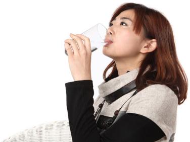 飲水機里的熱水是否燒開？經常喝飲水機里的熱水對身體有害嗎
