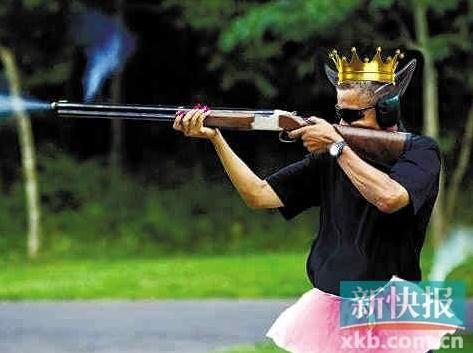 惡搞奧巴馬：美國網友“神PS”惡搞奧巴馬持槍射擊圖片