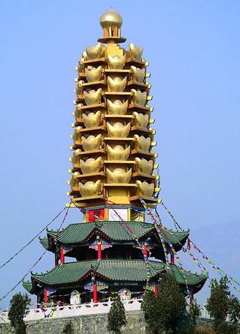 赤裸裸的財(cái)富塔：河北1座塔因堆滿(mǎn)金元寶入選中國(guó)十大最丑建筑
