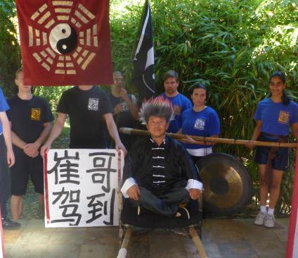 老外網(wǎng)上吐槽娶中國(guó)太太的下場(chǎng)，北美崔哥采訪(fǎng)走紅，崔哥駕到