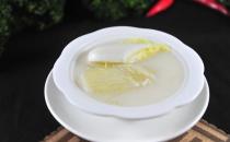 冬季滋補養(yǎng)生湯食譜：杜仲燉雞湯的做法