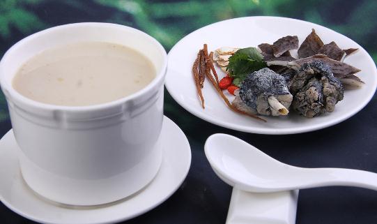 吃烏雞有什么好處？烏雞養(yǎng)生食譜