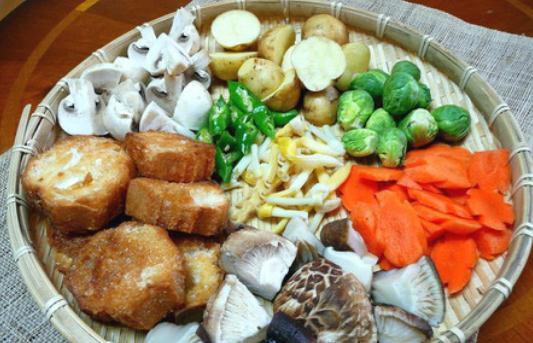 產后奶水少怎么辦？多食金針菜