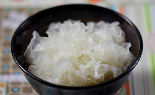 冬季干燥吃銀耳：教你3款清潤(rùn)銀耳食譜