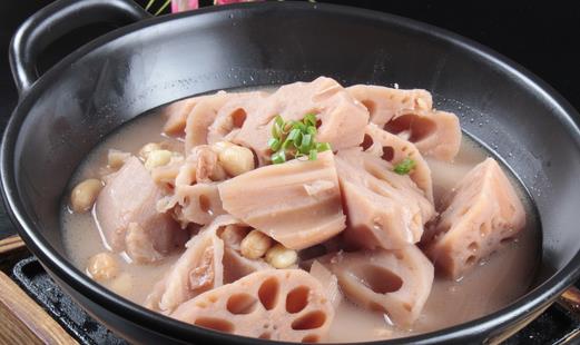 蓮藕有什么營養價值？蓮藕配花生清熱潤膚
