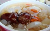 七種秋冬季滋陰潤(rùn)燥養(yǎng)生湯的做法