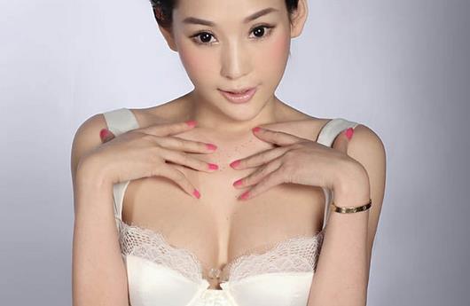 注射隆胸優點多 做女人挺好