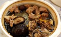 女人補(bǔ)血藥膳：甲魚(yú)羊肉湯的做法
