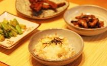 晚飯吃太晚小心發胖！
