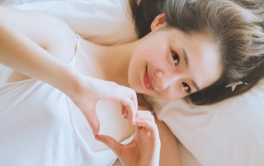 想要快速豐胸選什么？這9招學會了妥妥的變美胸