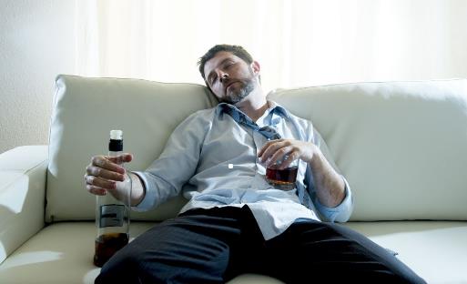 喝酒者，酒后少做4件事！喝酒時做到“3多、3少”，減少酒