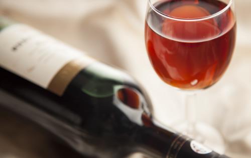 一喝酒就臉紅是酒量??？你的酒量或是“命中注定”，練不