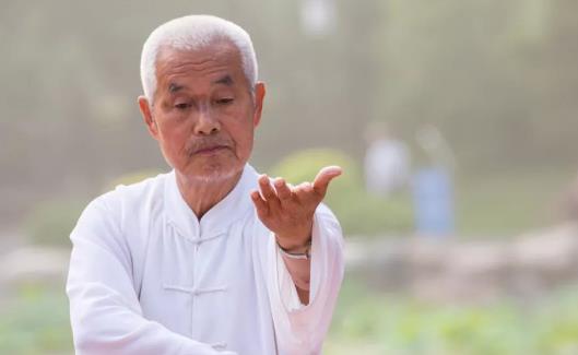 太極拳的節(jié)奏很適合老年人 練習(xí)太極拳的八個注意事項