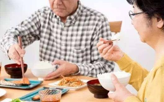 老年人秋冬季保健 調節(jié)飲食養(yǎng)肺生津