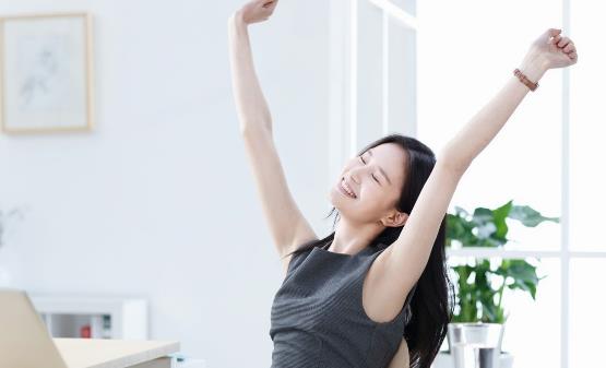 立春養生從伸懶腰開始 揭秘伸懶腰讓人舒服的原因