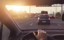 ?汽車前擋風玻璃貼膜有什么用 汽車擋風玻璃怎樣科學保養